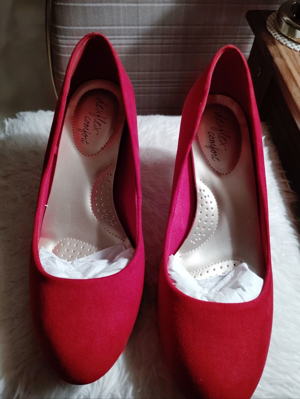 Dexflex Comfort (Payless) red suede pumps 8 wide